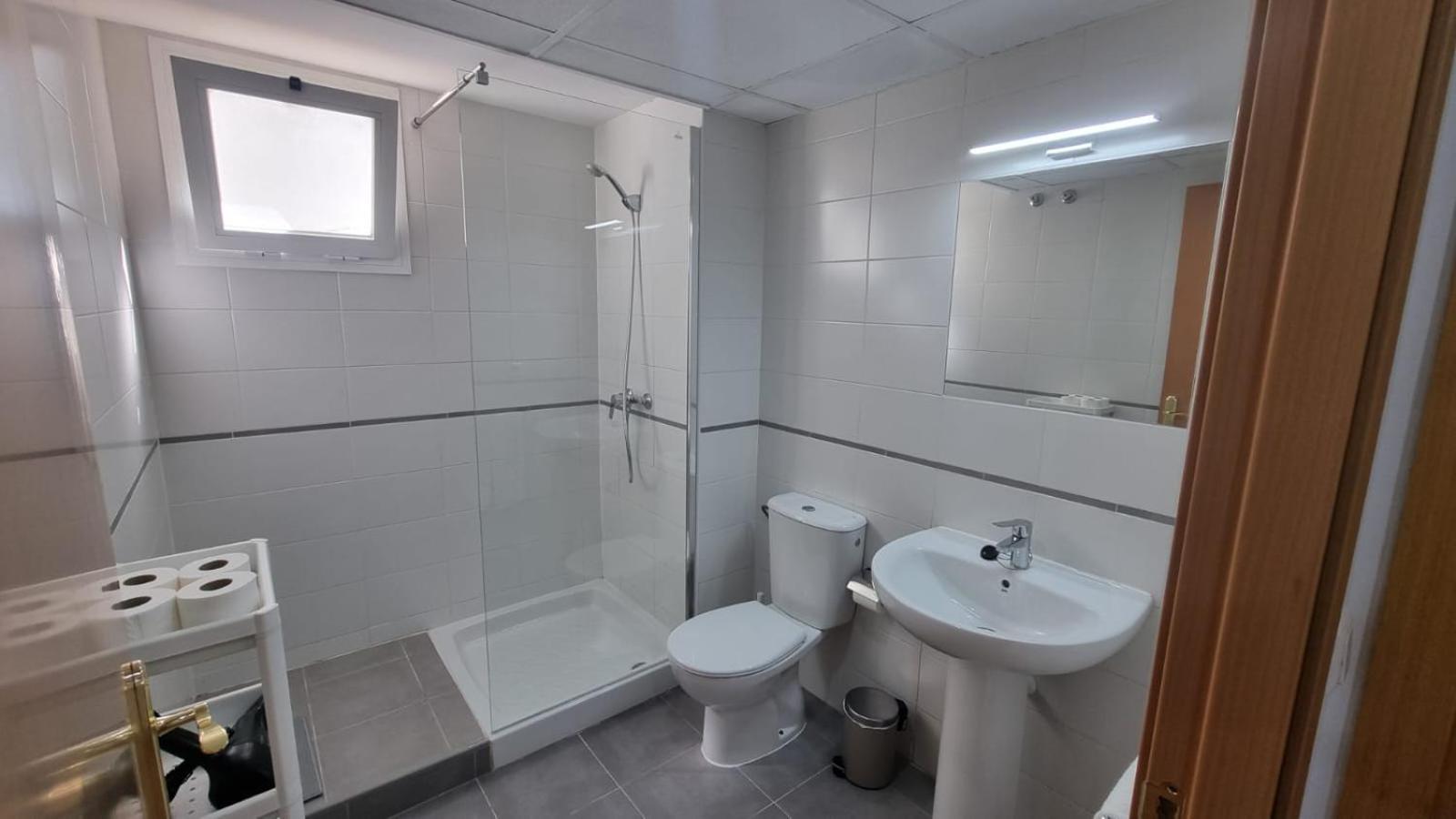 Moderno Apartamento 3 Dormitorios, Garaje Y Piscina La Algaba Eksteriør billede