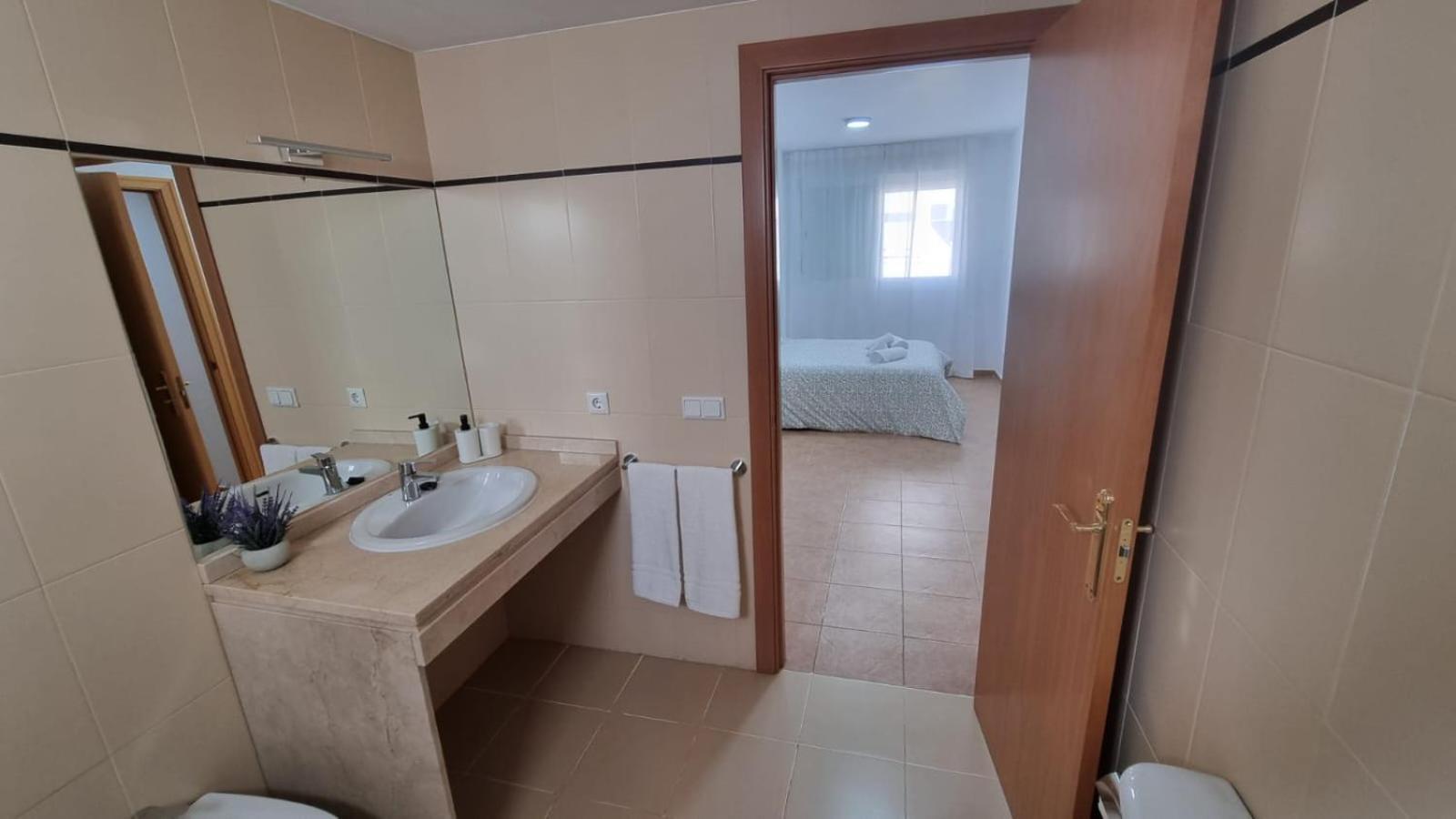 Moderno Apartamento 3 Dormitorios, Garaje Y Piscina La Algaba Eksteriør billede
