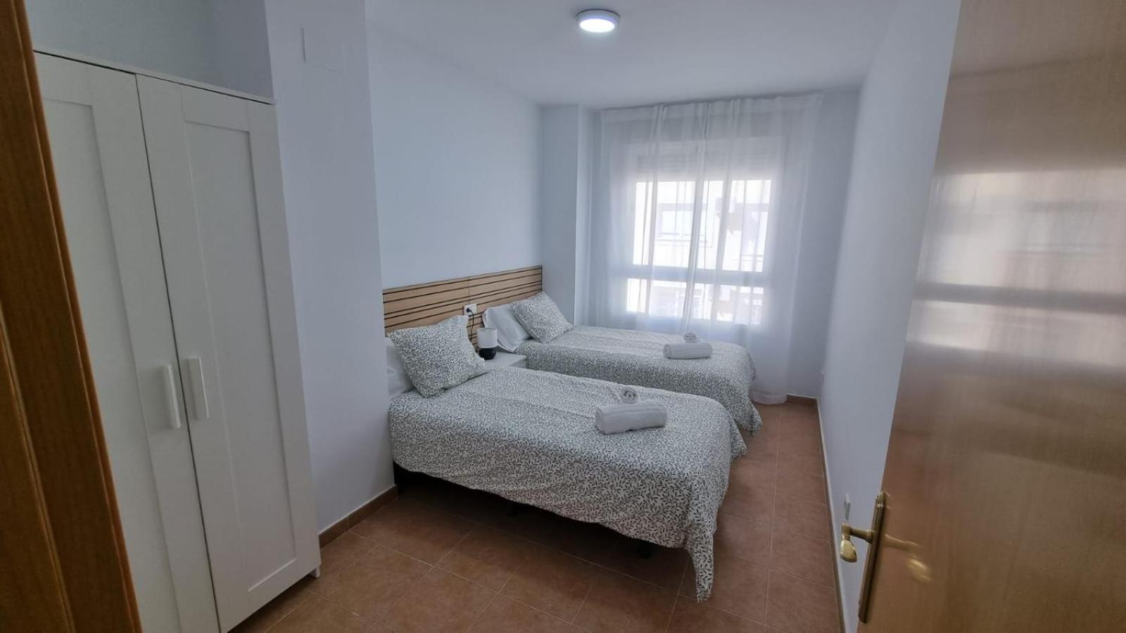 Moderno Apartamento 3 Dormitorios, Garaje Y Piscina La Algaba Eksteriør billede